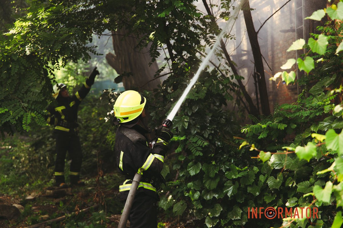 Про це пише Інформатор з місця події Про це пише Інформатор з місця події