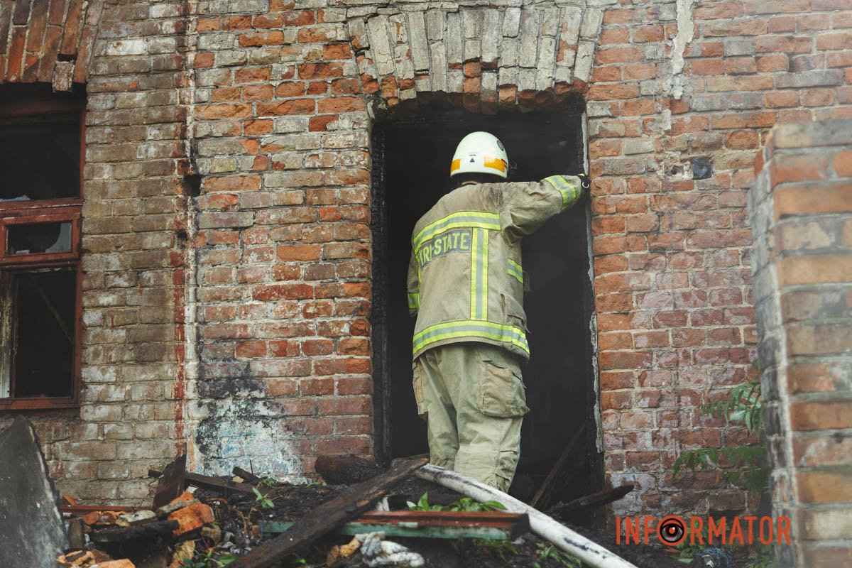 Наразі на місці працюють рятувальники та поліцейські Наразі на місці працюють рятувальники та поліцейські