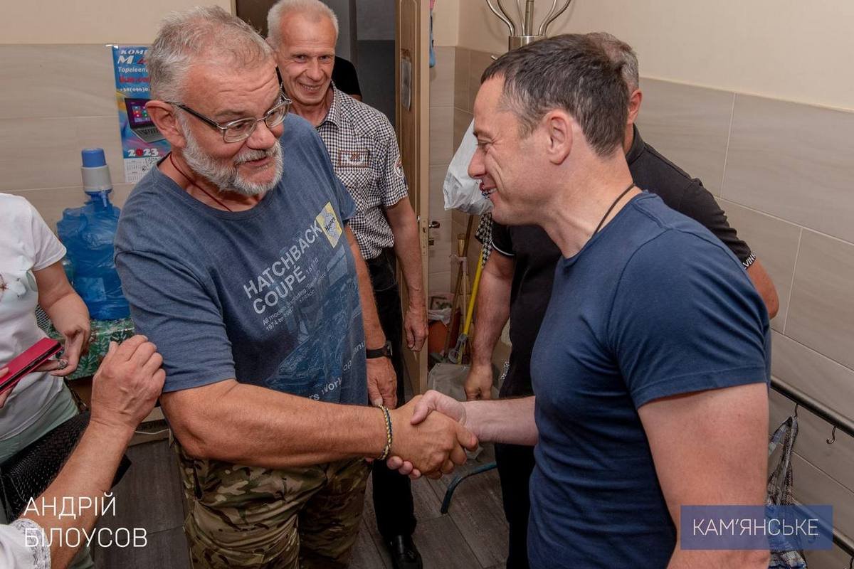 Волонтерам передали декілька рулонів тканини спанбонд – одного з кращих матеріалів для виготовлення маскувальних сіток