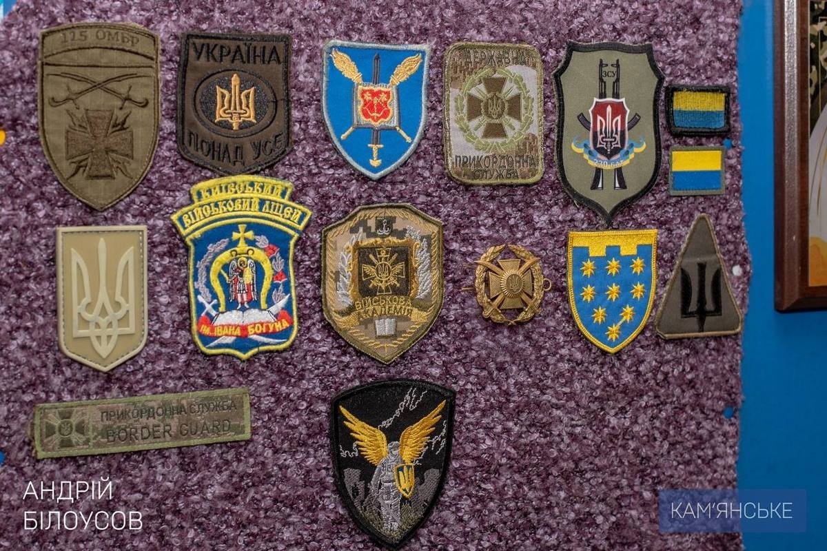 Шеврони підрозділів, для яких виготовляли маскувальні сітки