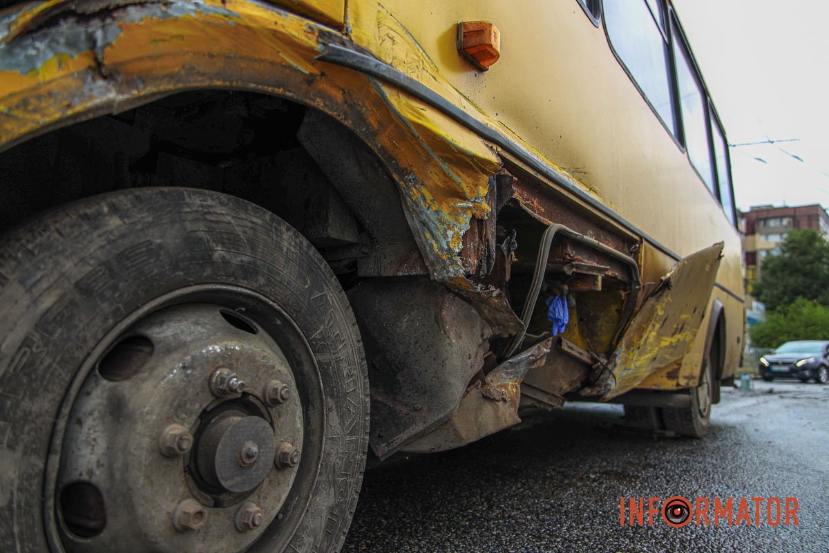 В автобусі пасажирів не було В автобусі пасажирів не було