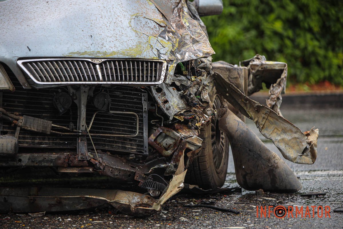 На місці багато уламків На місці багато уламків