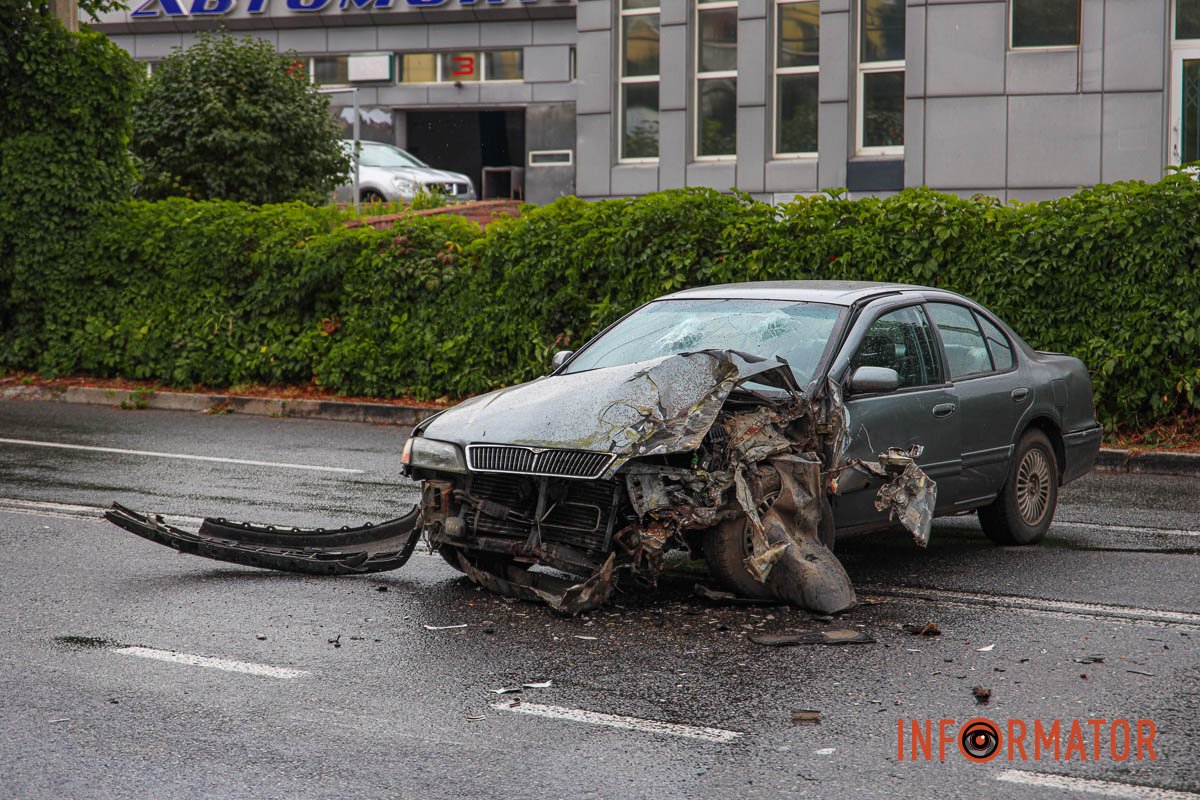 <іля заправки "БРСМ" машини зіткнулися <іля заправки "БРСМ" машини зіткнулися