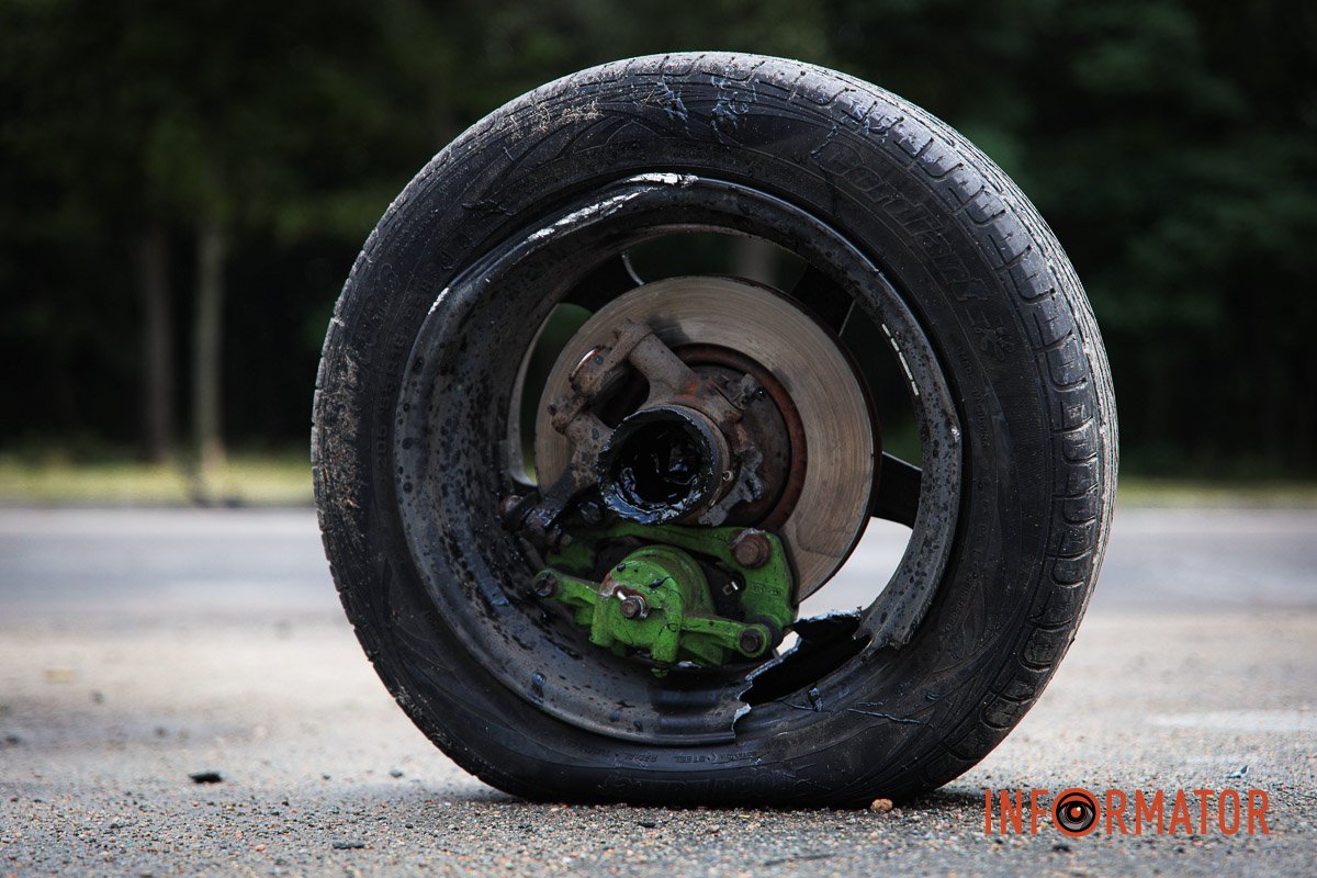 Колесо Kia відлетіло на кілька метрів