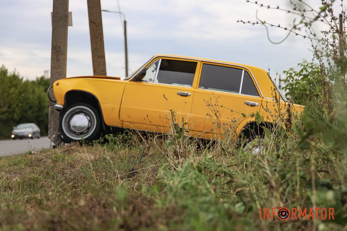 На місці аварії працюють комунальники