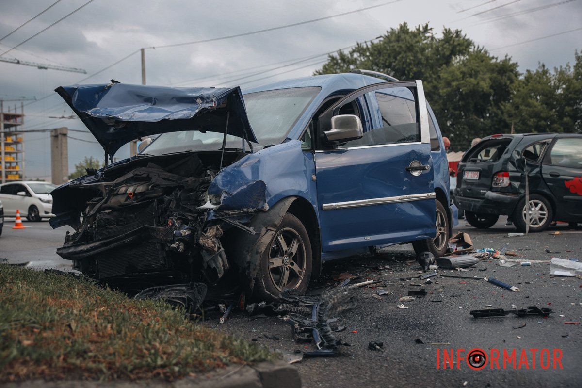 Керманич Renault рухався по Калиновій у бік перехрестя з вулицею Янтарною