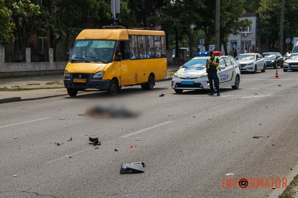 Водій двоколісного засобу знаходиться в лікарні Водій двоколісного засобу знаходиться в лікарні