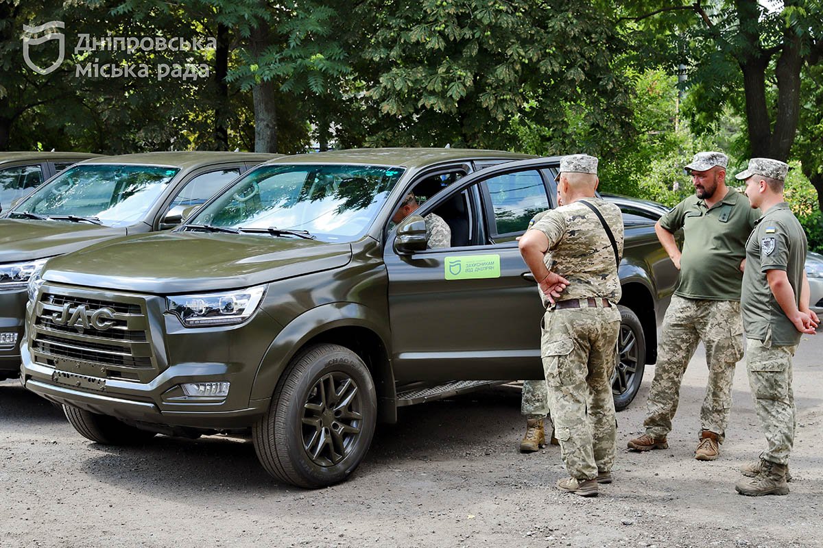 15 пікапів і 25 дронів 15 пікапів і 25 дронів