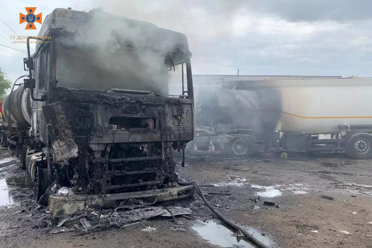 Горіли чотири бензовози