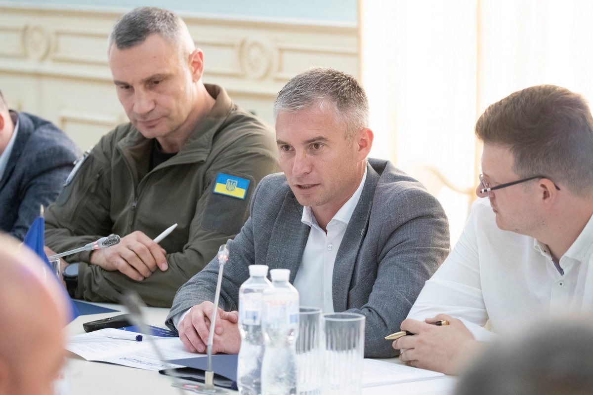 Один из инструментов - совместная разработка Плана по имплементации вышеупомянутой Декларации Один из инструментов - совместная разработка Плана по имплементации вышеупомянутой Декларации