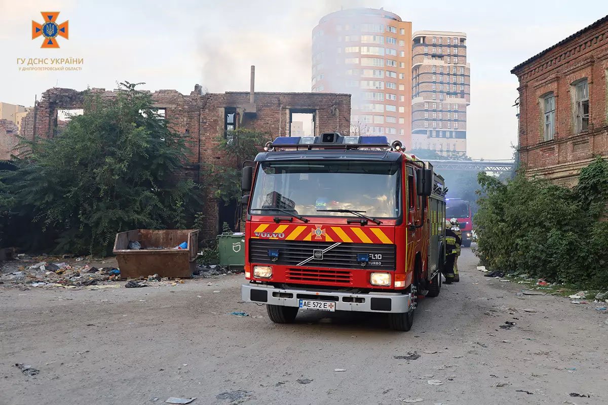 Загорілась двоповерхова покинута будівля Загорілась двоповерхова покинута будівля