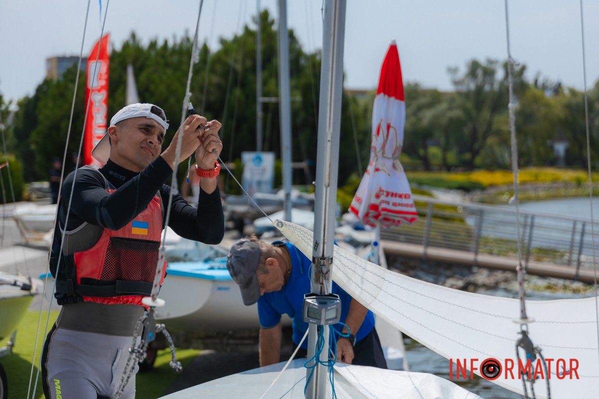 ILCA 6 (жінки), ILCA 7 (чоловіки), 470 (змішані пари), а також iQFOiL серед чоловіків та жінок