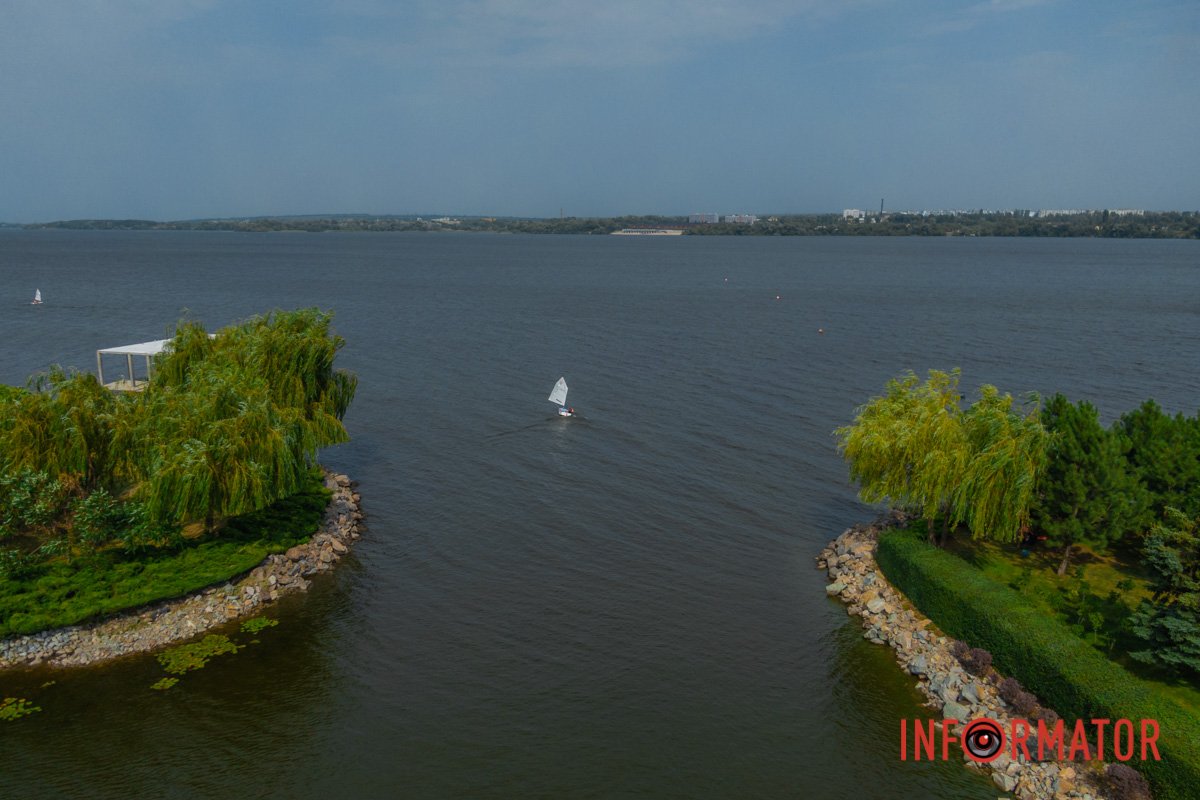 Регата проходить у чотирьох олімпійських класах