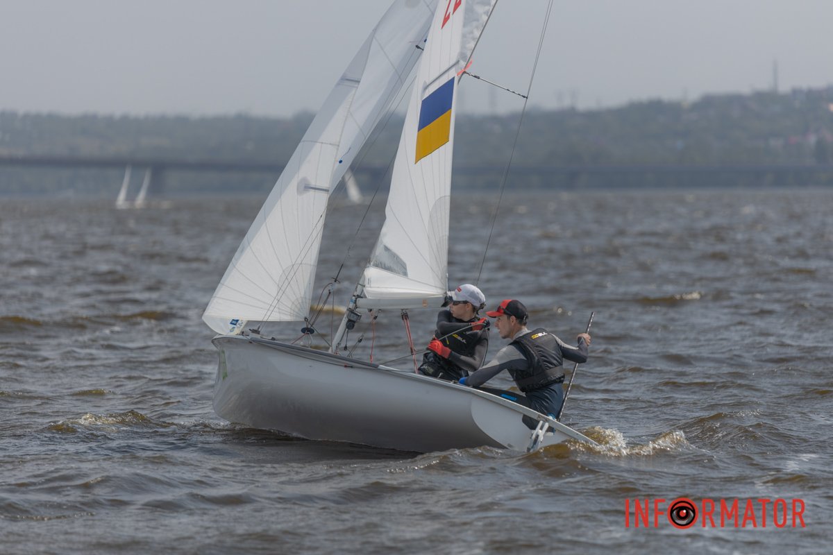 25 спортсменів виявляли сильніших