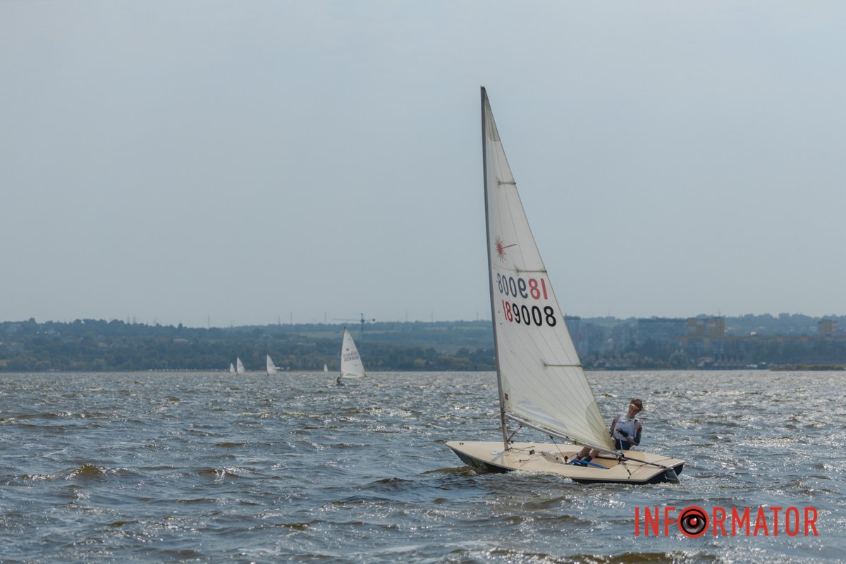 ILCA 6 (жінки), ILCA 7 (чоловіки), 470 (змішані пари), а також iQFOiL