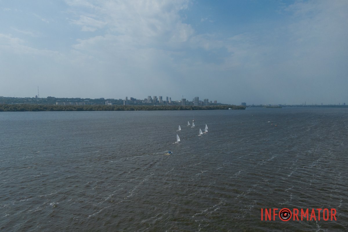 Регата проходить у чотирьох олімпійських класах