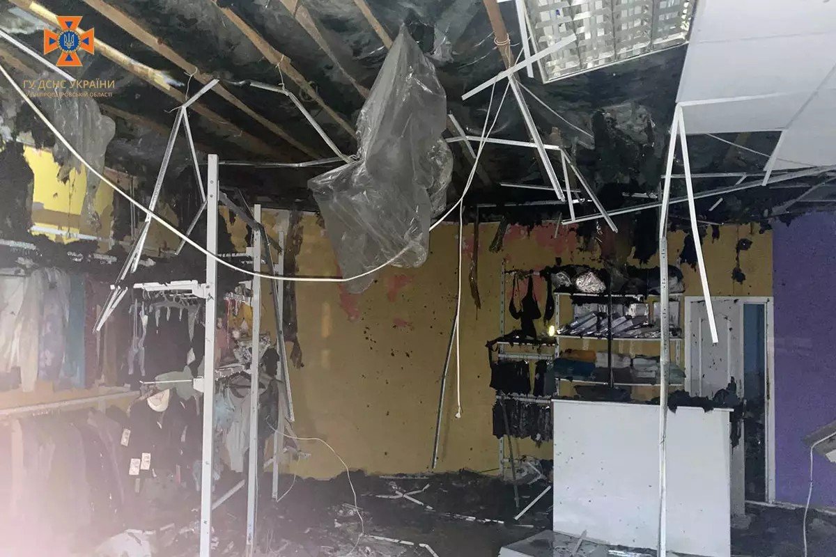 Горіли два магазини з продуктами