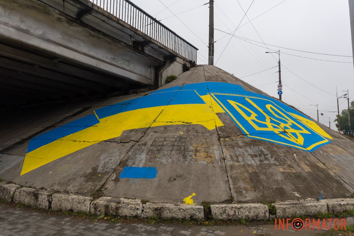 У День Української Державності роботи з реставрації патріотичних муралів завершили У День Української Державності роботи з реставрації патріотичних муралів завершили