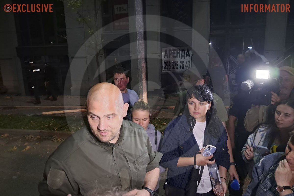 Место попадания ракеты в Днепре посетил глава ДнепрОВА: официальная информация и первые фото с места происшествия 11