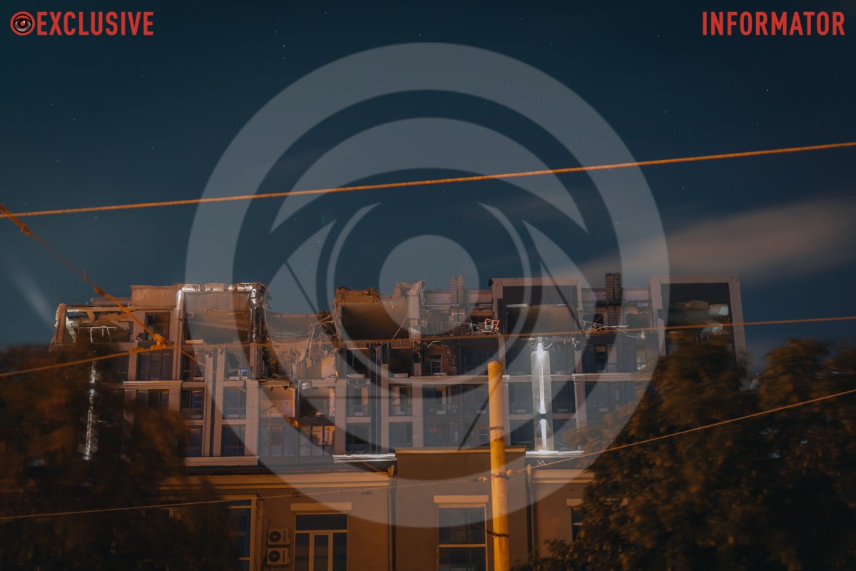 Два верхні поверхи житлового комплексу, куди влучила ракета