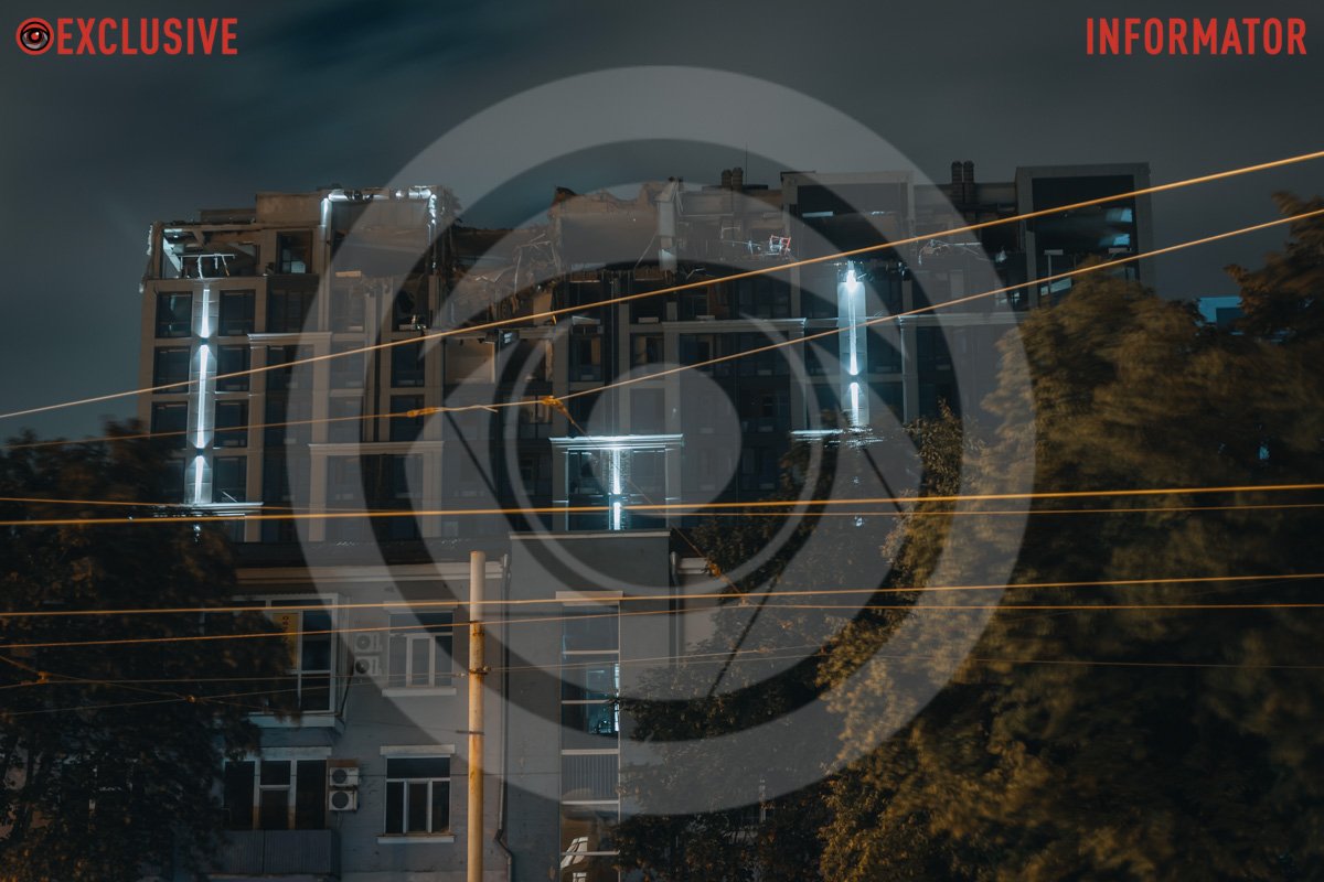 Постраждалий житловий комплекс з іншої сторони