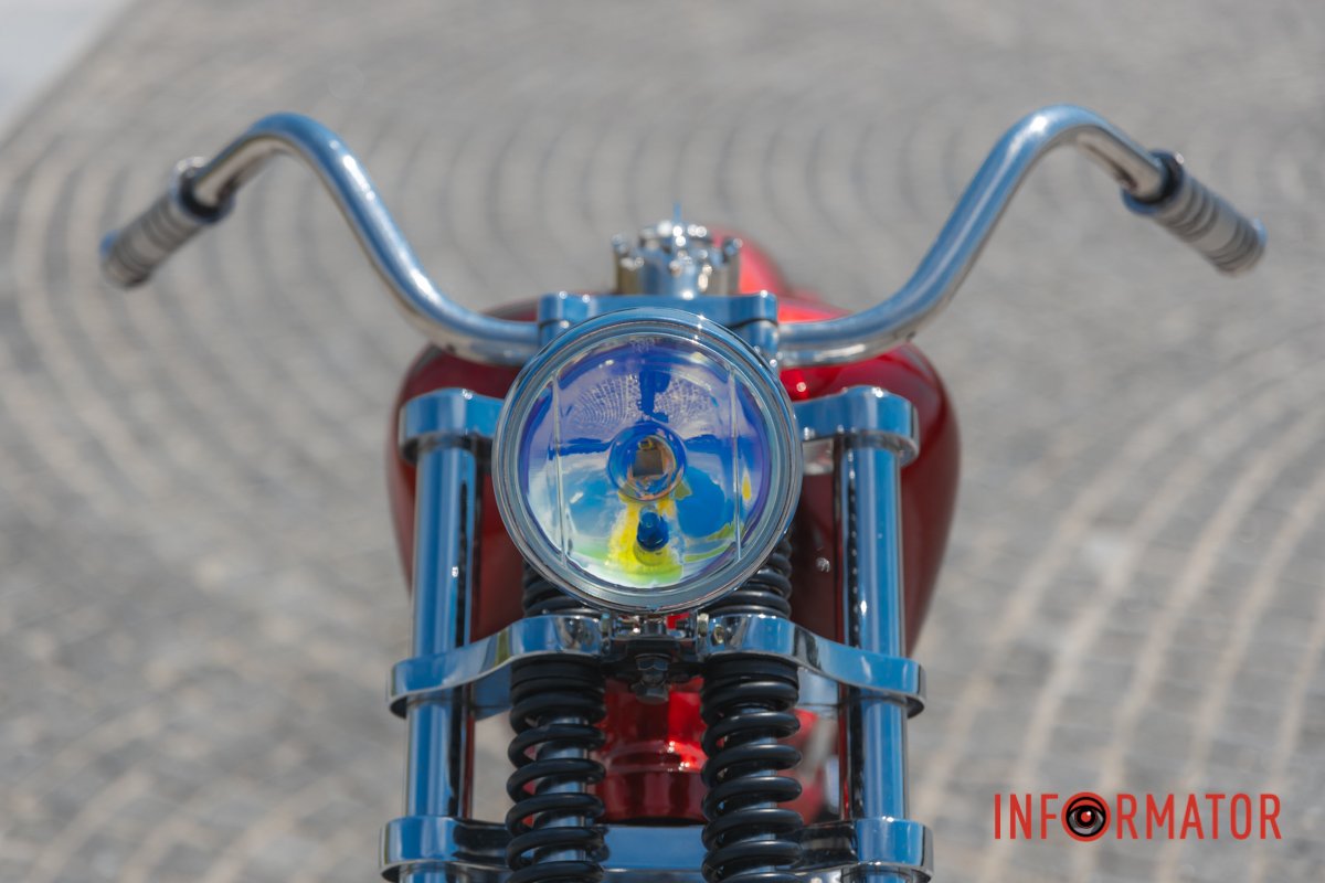 оловік займався виготовленням кастомних мотоциклів