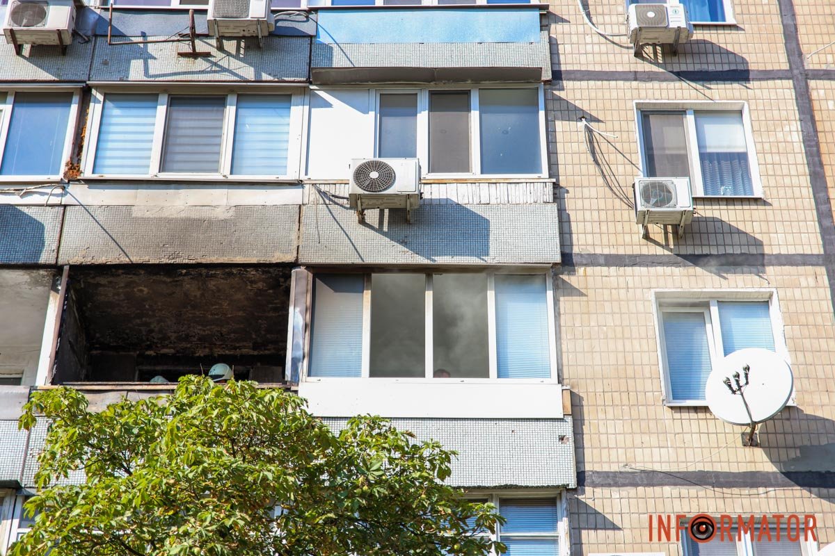 Сюди приїхали поліцейські, медики, рятувальники та аварійна газова служба