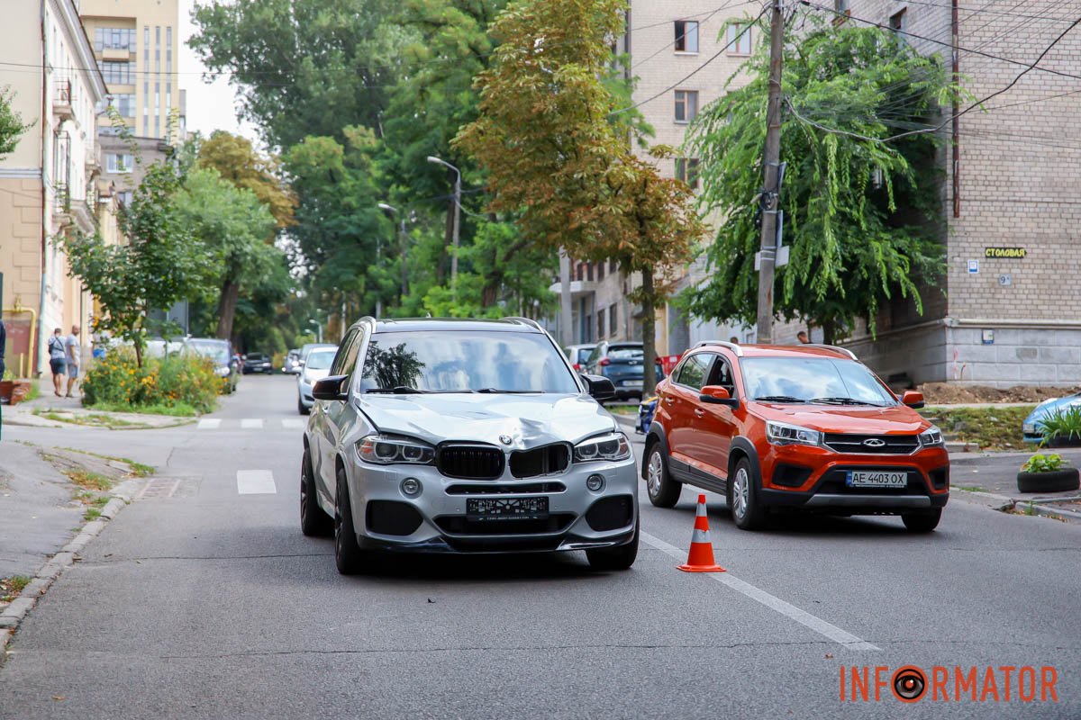 Місце аварії - перехрестя вулиць Паторжинського та Моссаковського Місце аварії - перехрестя вулиць Паторжинського та Моссаковського