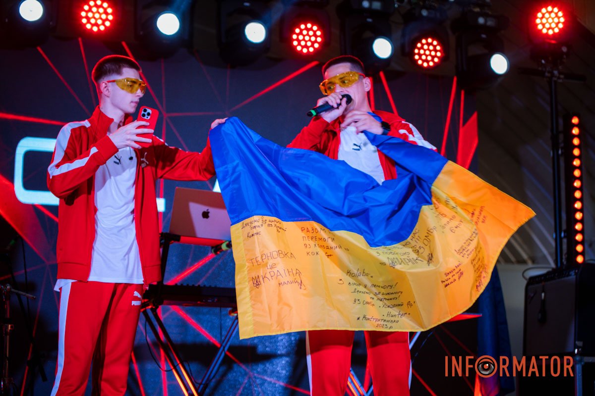 Бійці 93 бригади передали прапор 