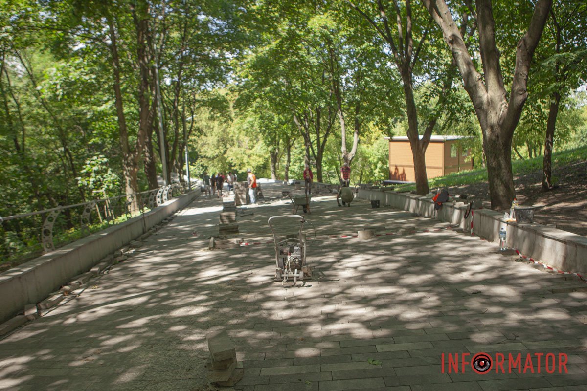 Причиной оползня стали обильные дожди и особенности почвы в парке Причиной оползня стали обильные дожди и особенности почвы в парке