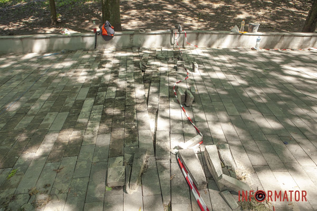 Здесь была деформация плитки Здесь была деформация плитки