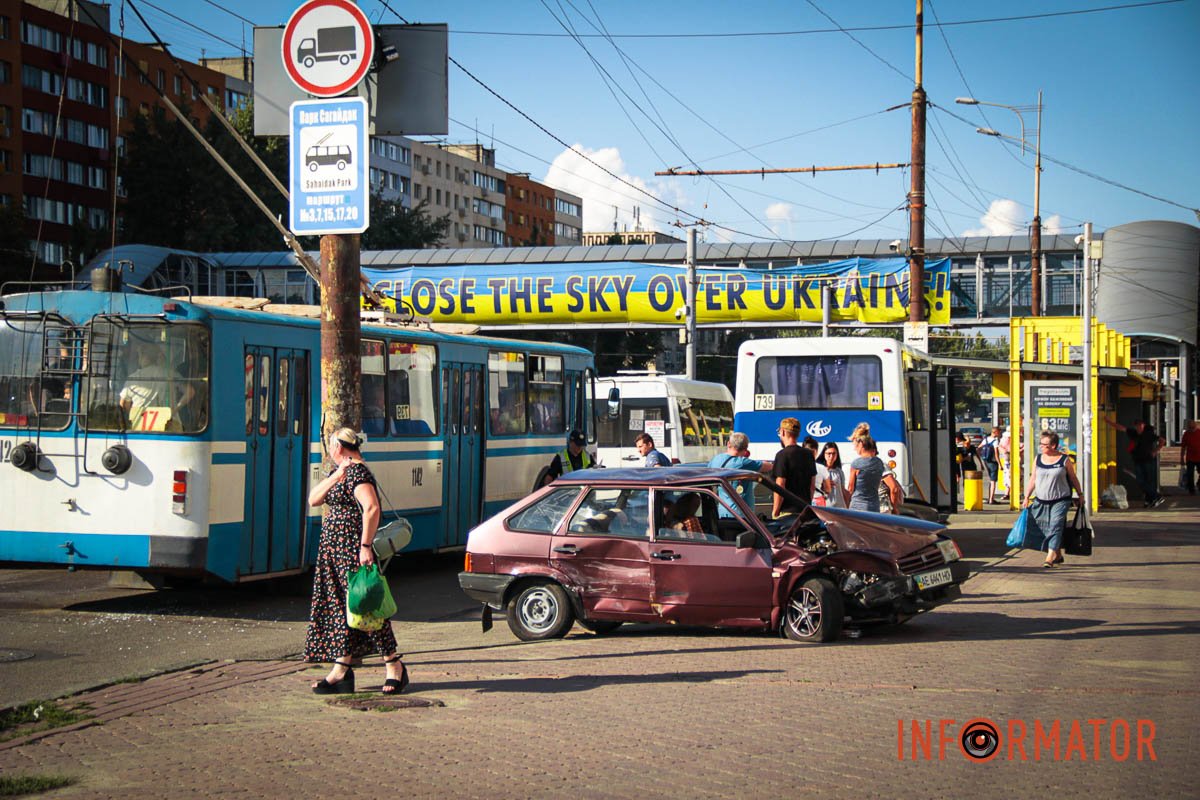 Станом на 17:03 на місці аварії працюють патрульні Станом на 17:03 на місці аварії працюють патрульні