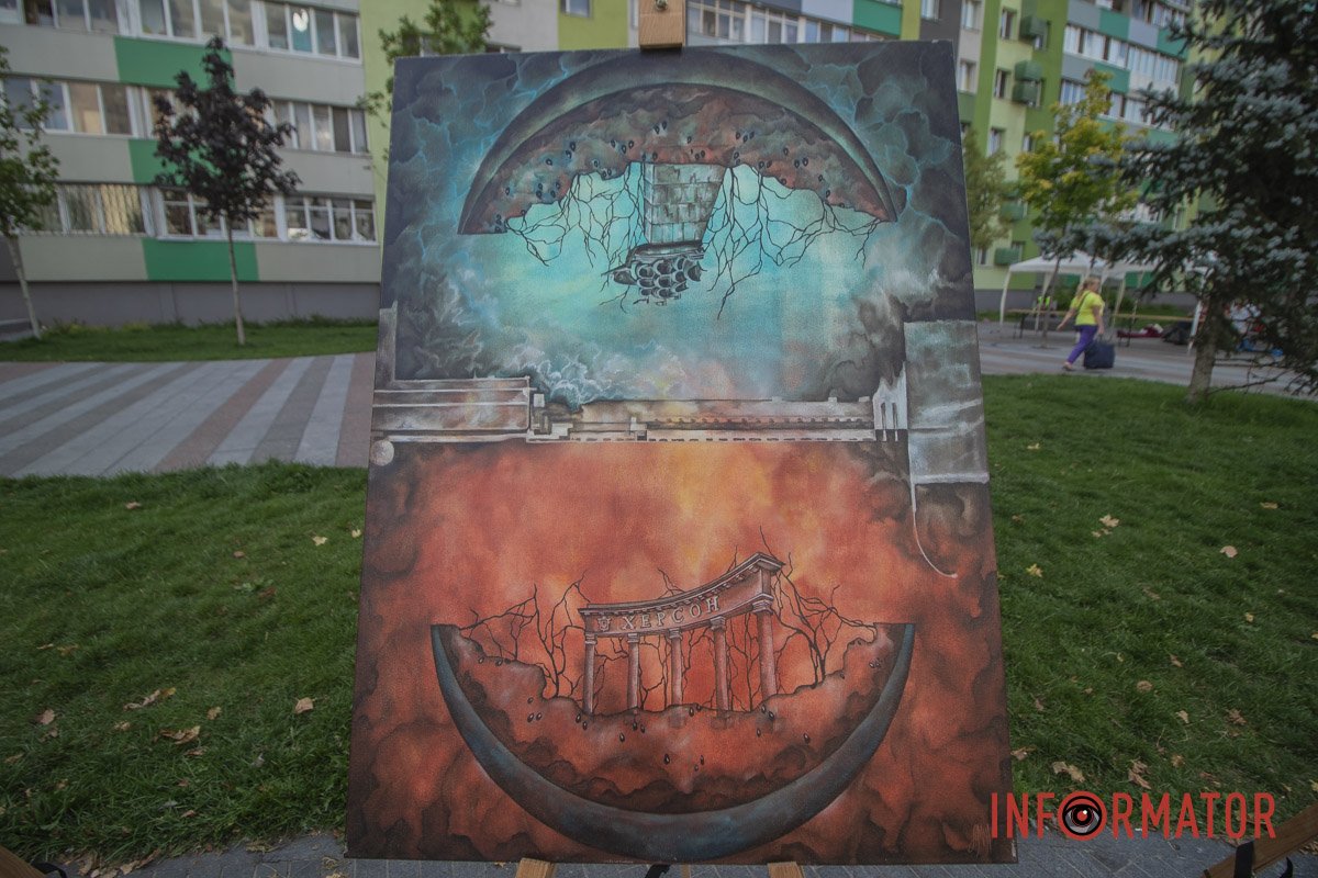 Авторка виставки - Олена Мурашкіна Авторка виставки - Олена Мурашкіна