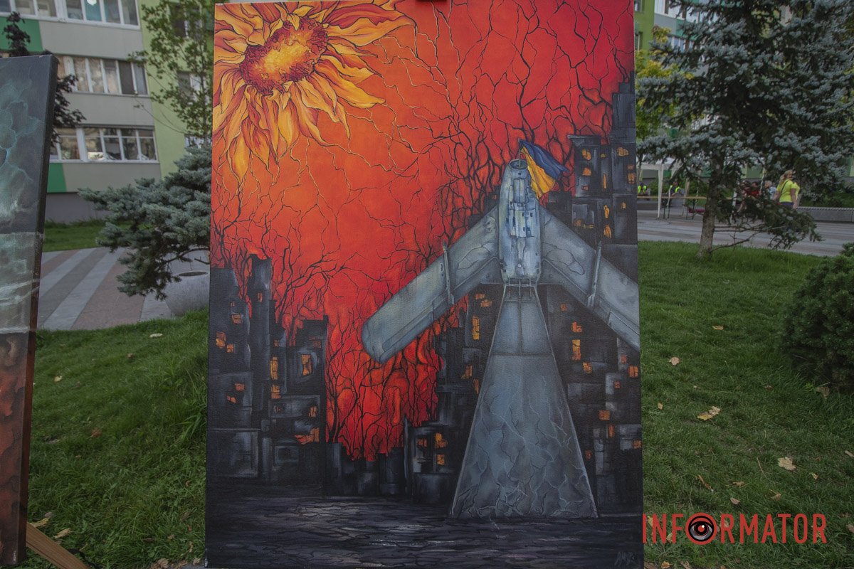 Свої творчі роботи представила художниця з Маріуполя Свої творчі роботи представила художниця з Маріуполя