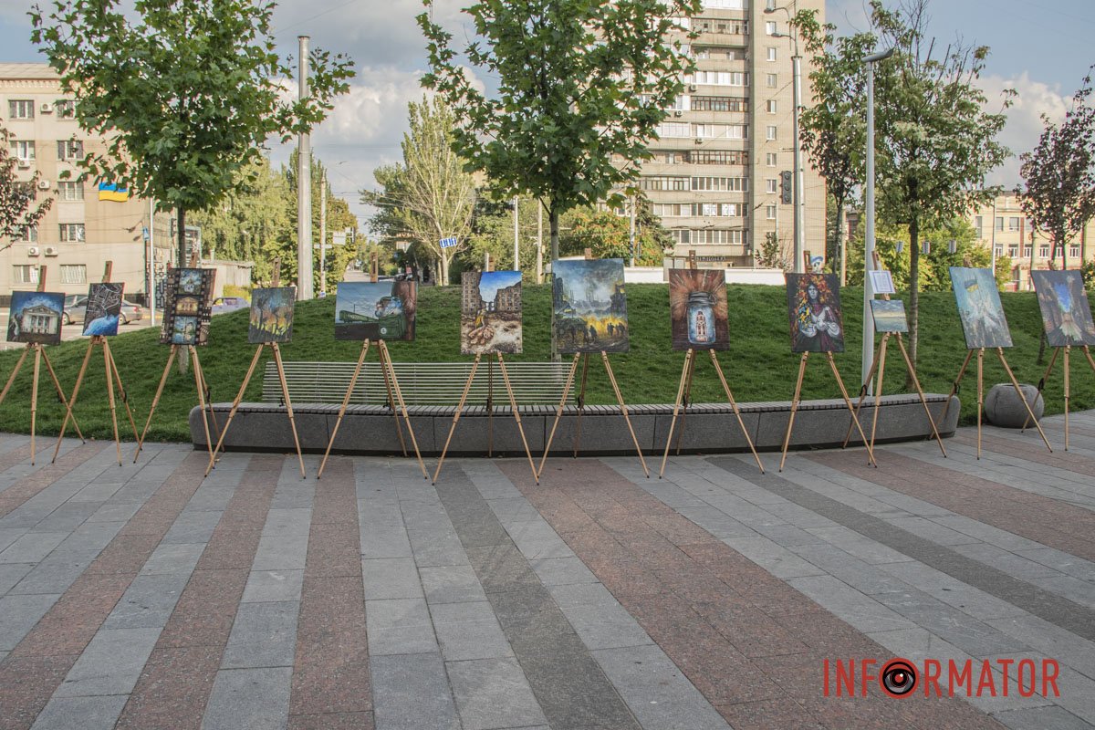 У Дніпрі у сквері Слобожанський стартував мистецький захід У Дніпрі у сквері Слобожанський стартував мистецький захід