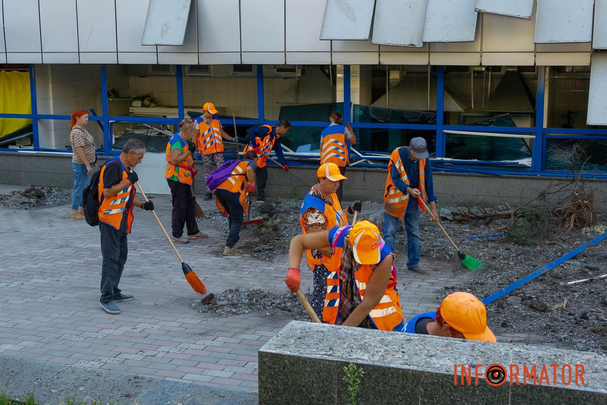 Коммунальщики работают Коммунальщики работают