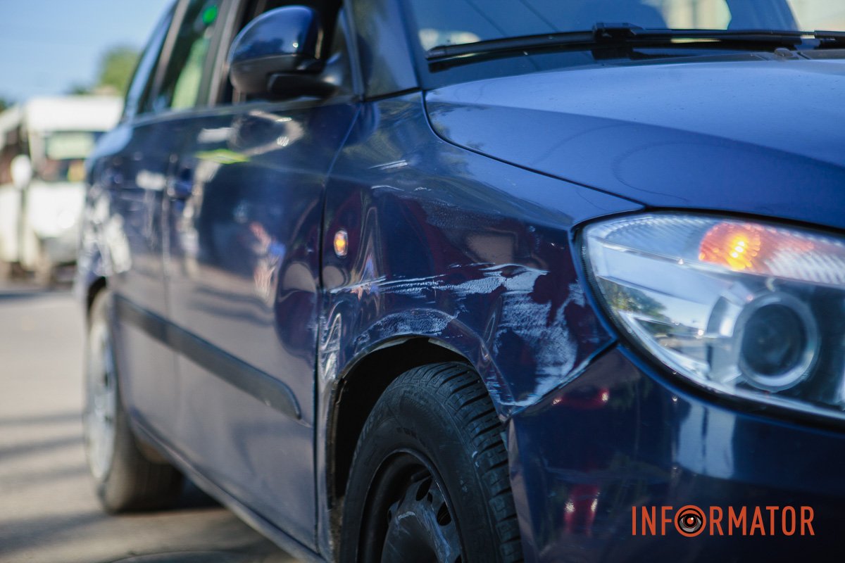 Skoda повертав на Будівельників