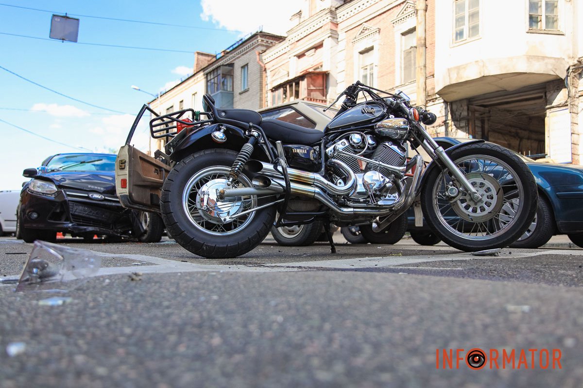 Ваз збив мотоцикліста 