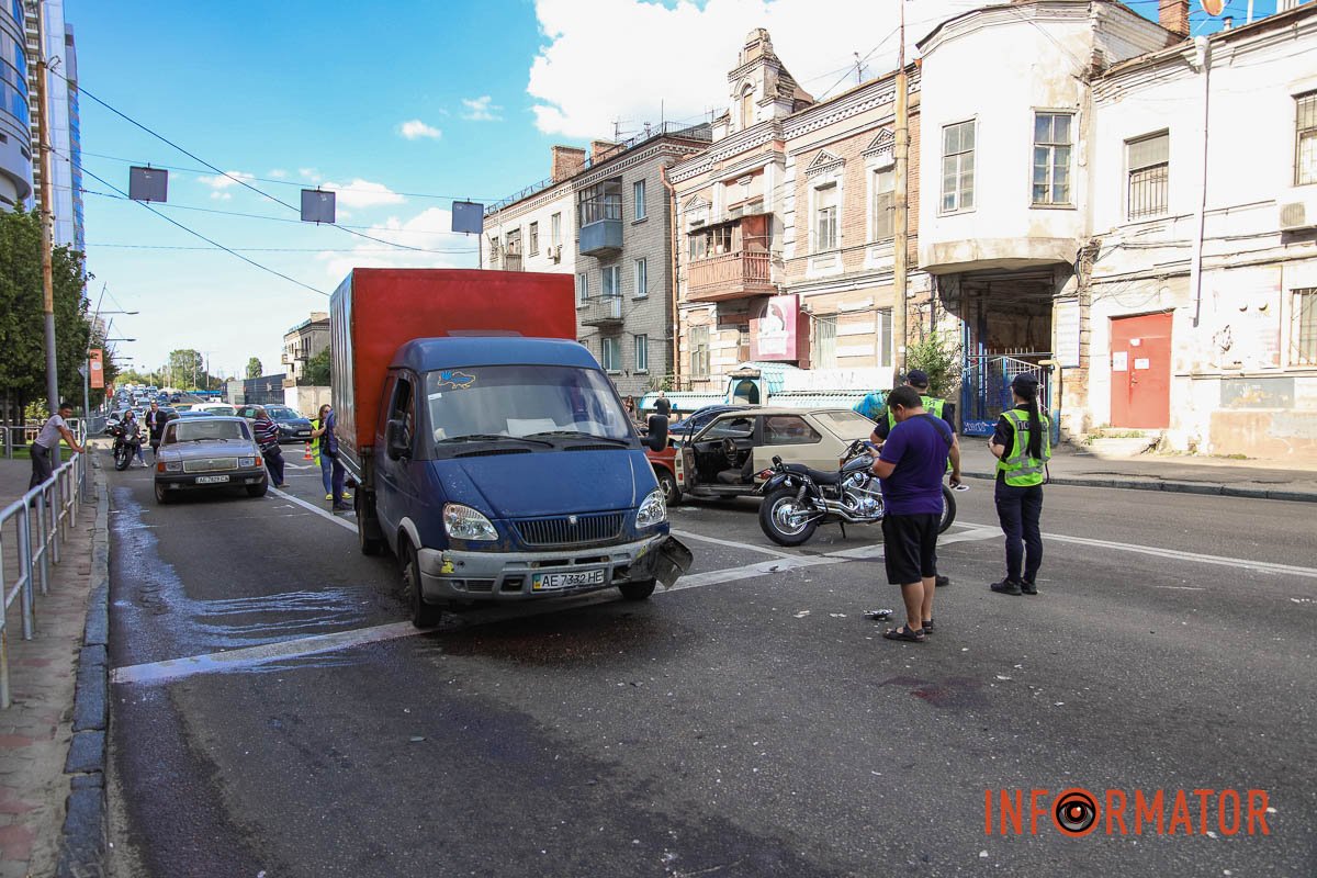 На місці працюють поліцейські 