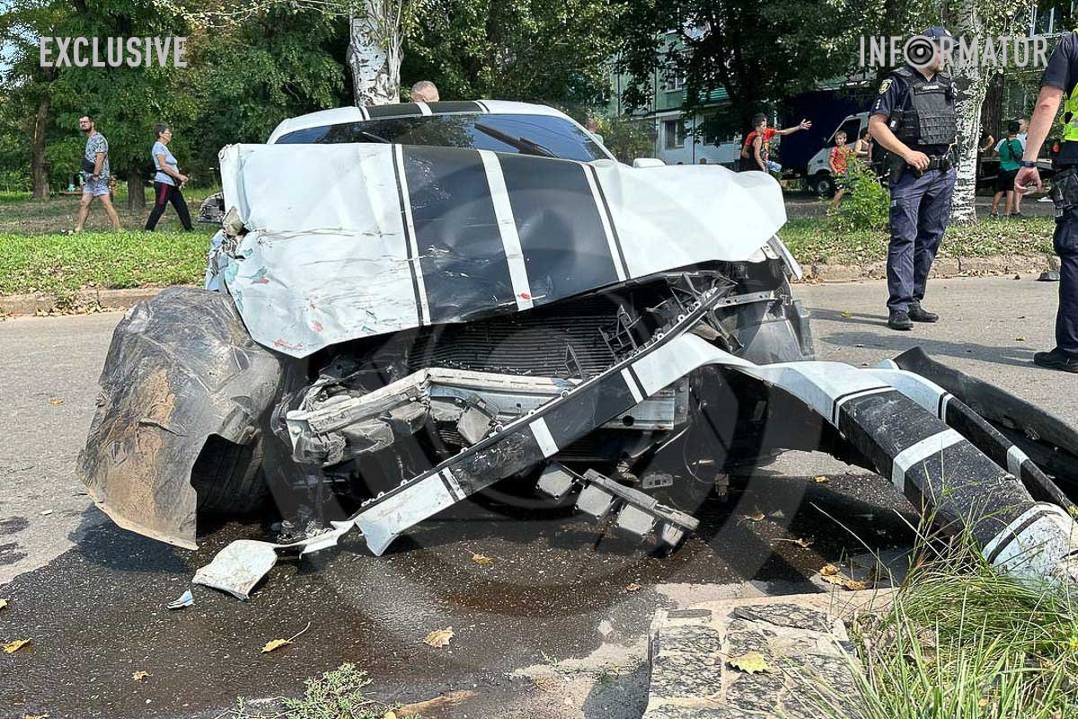 У Кривому Розі на вулиці Кропивницькій сталася ДТП У Кривому Розі на вулиці Кропивницькій сталася ДТП