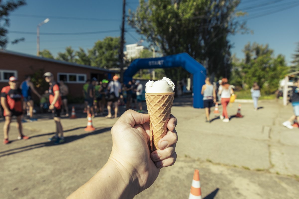 Учасникам роздавали морозиво Учасникам роздавали морозиво