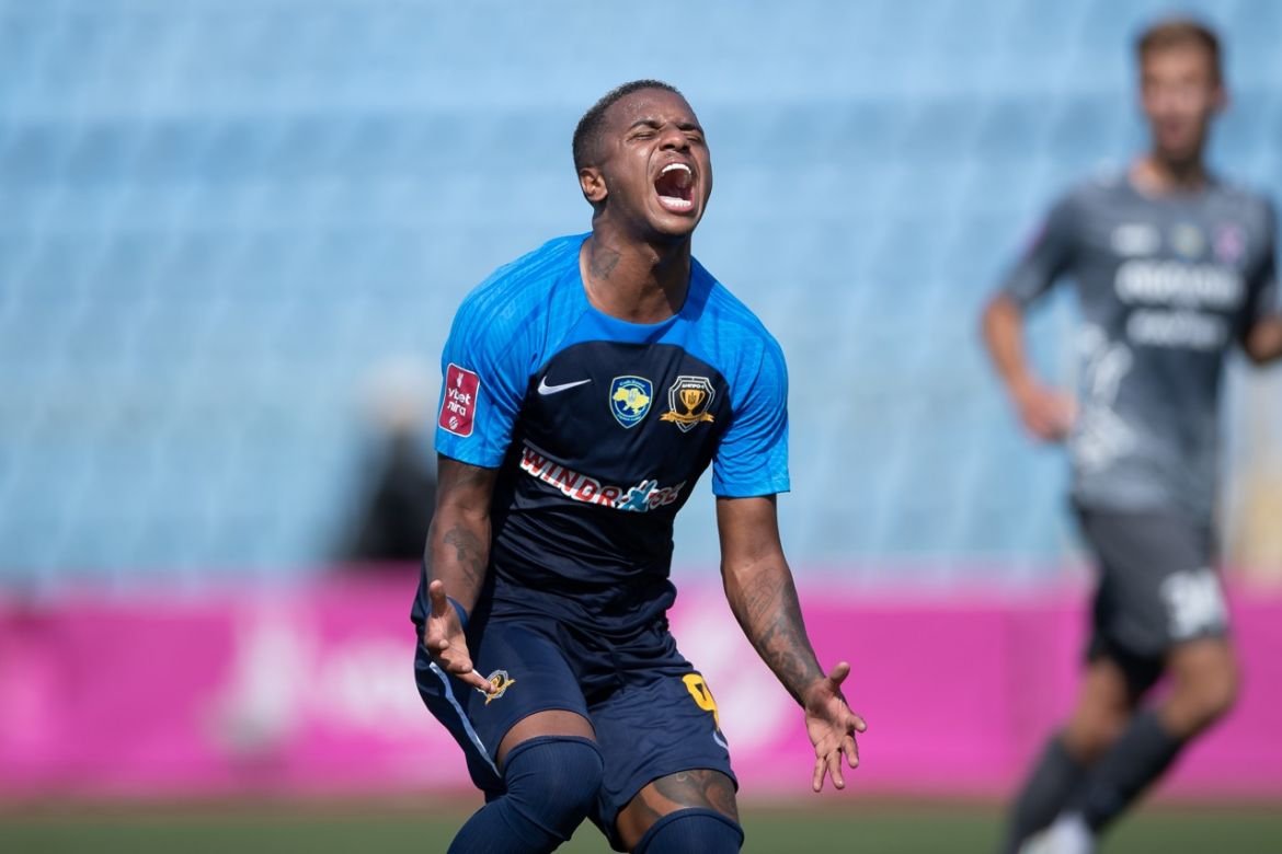 СК “Дніпро-1” зіграв з “Оболонню”