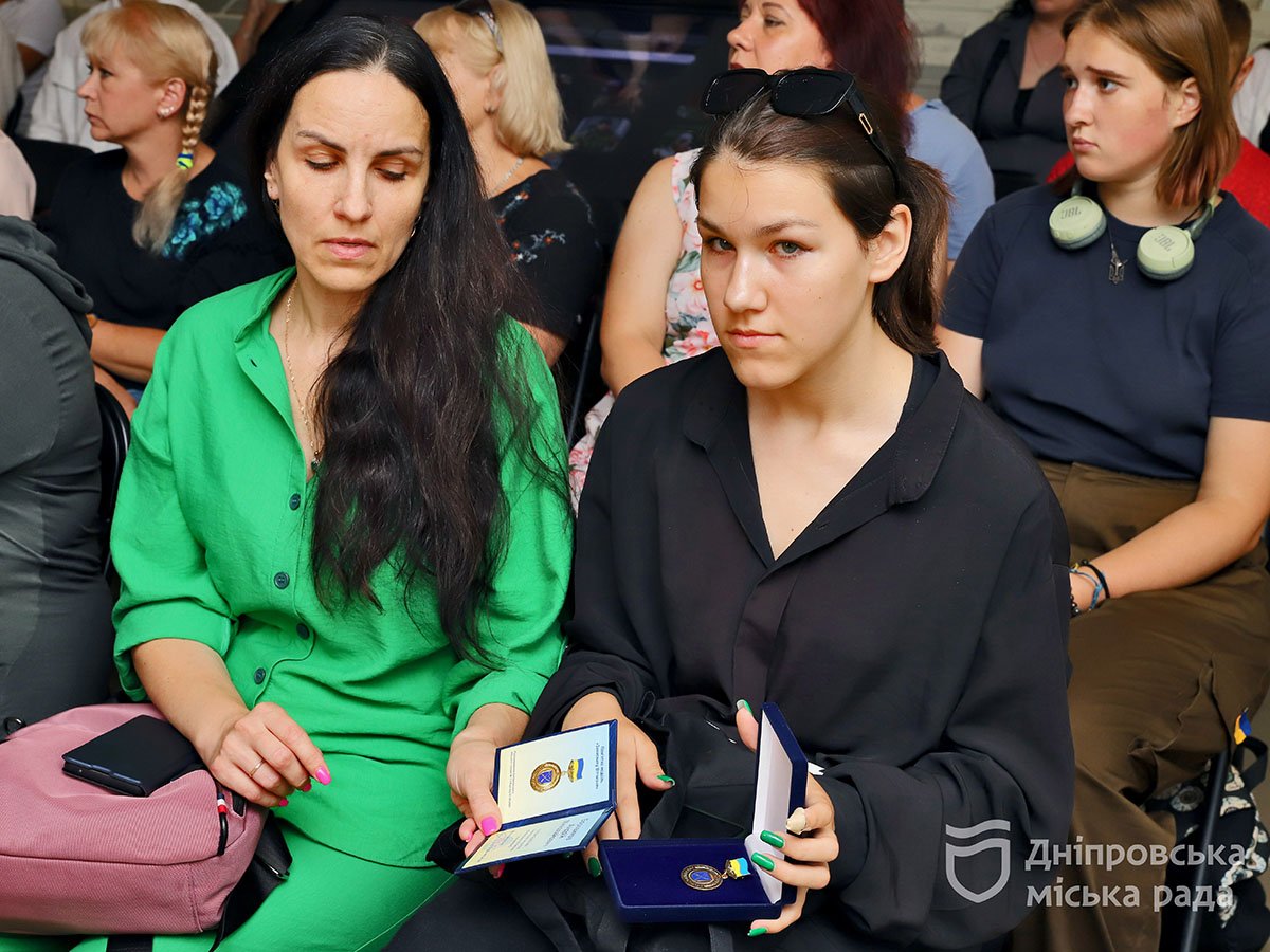 Філатов під час презентації платформи «Війна» посмертно відзначив нагородами десятьох воїнів з Дніпра 