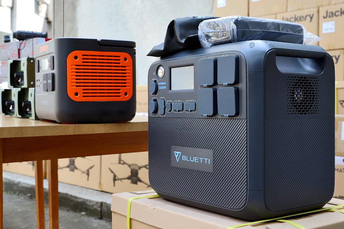 Напередодні ключових державних свят Дніпро доправив на фронт оснащення на 7 мільйонів гривень