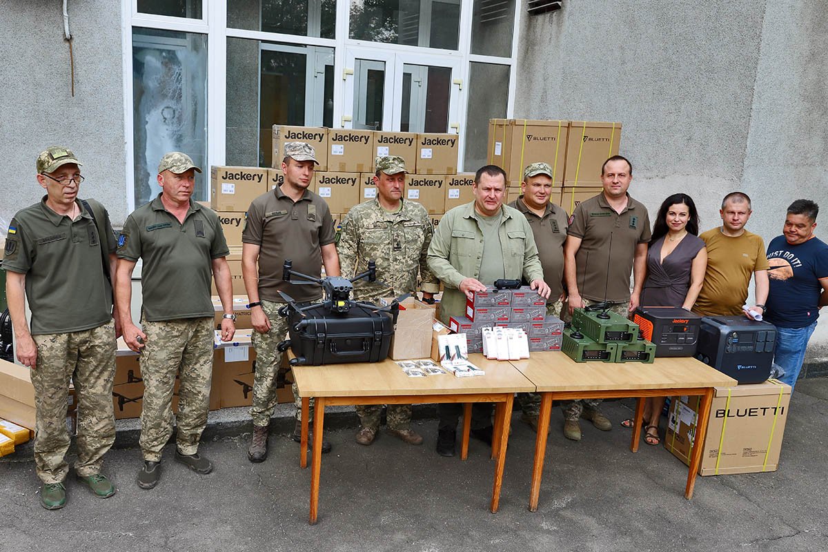 Напередодні Дня Незалежності України місто доправляє військовим різних частин та бригад низку вартісної техніки