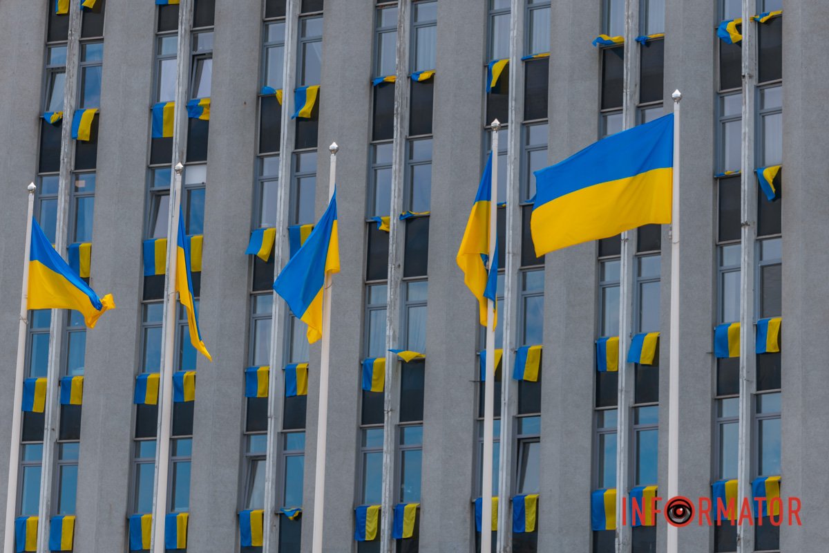 Любіть у труді, у коханні, у бою,