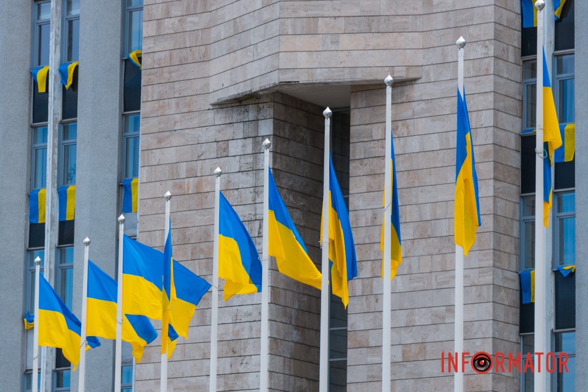 Не можна любити народів других,