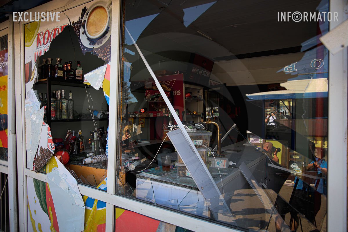 В Днепре ракета попала по зданию автовокзала: фото с места происшествия 9