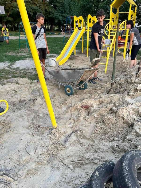 Каждый вносит вклад в благоустройство города Каждый вносит вклад в благоустройство города