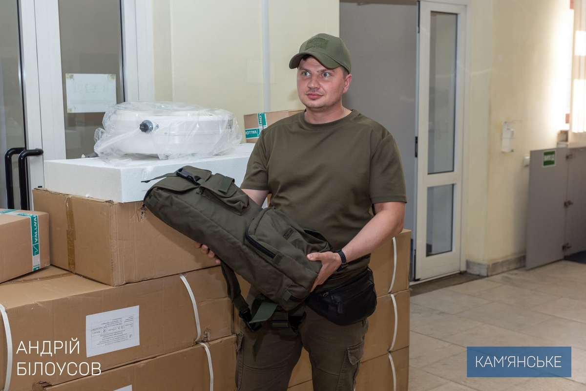 Металошукачі для розмінування та спеціальні медичні лампи